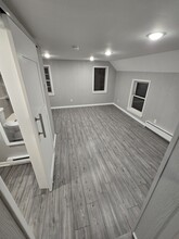 244 Vandervoort St, Unit Rear upper in North Tonawanda, NY - Building Photo - Building Photo