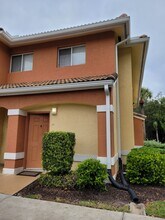 6361 Aragon Way, Unit 208 in Ft. Myers, FL - Building Photo - Building Photo