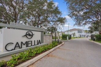 2880 SE Federal Hwy in Stuart, FL - Building Photo - Building Photo