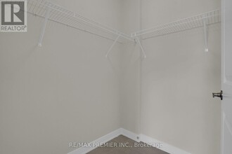 28 Downriver Dr in Welland, ON - Building Photo - Building Photo