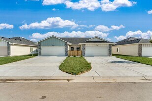 15214 W Kristina St in Goddard, KS - Building Photo