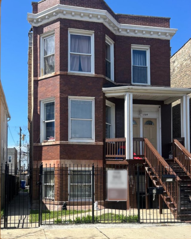 property at 1704 N Springfield Ave