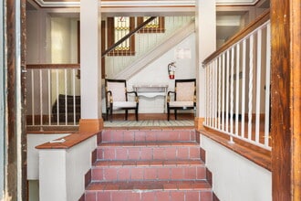 MacConnor Apartments in Ottawa, ON - Building Photo - Building Photo