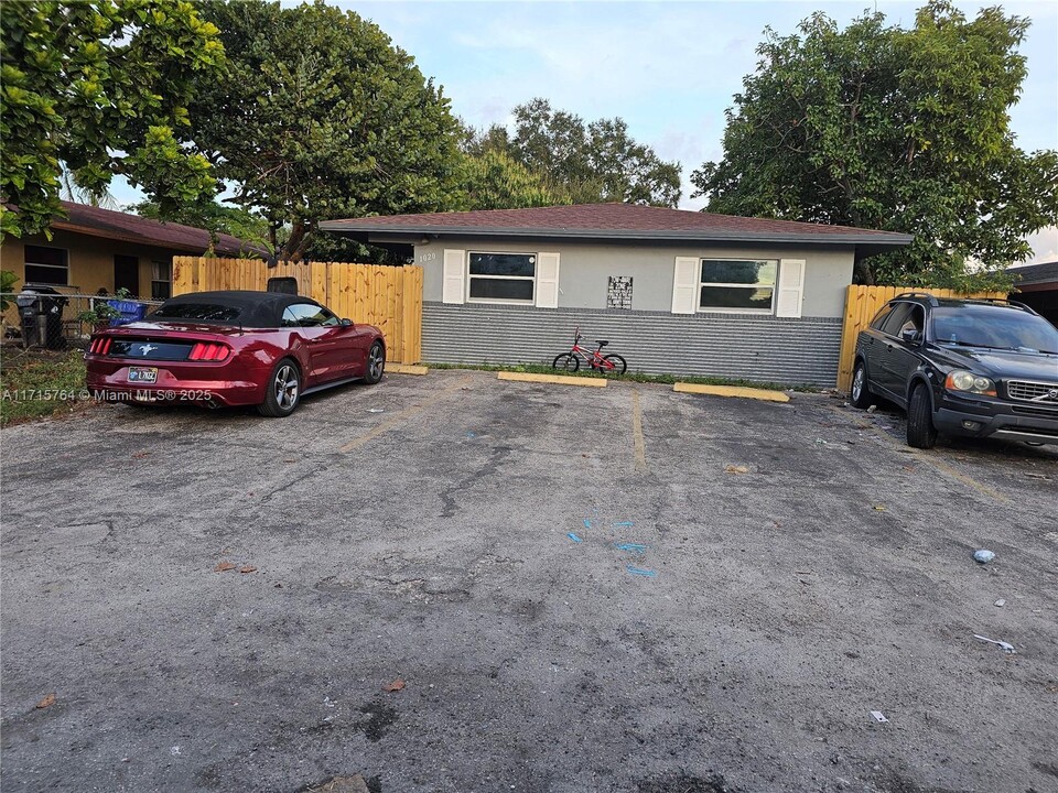 1020 NW 5th Ave in Fort Lauderdale, FL - Building Photo