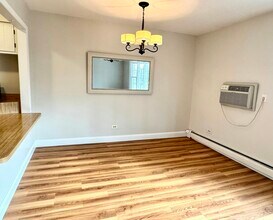 510 W Eastman St in Arlington Heights, IL - Foto de edificio - Building Photo