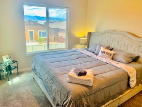 8114 Gilpin Peak Drive in Colorado Springs, CO - Building Photo - Building Photo