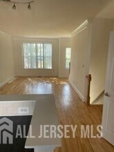 5 Grzyb Terrace in Sayreville, NJ - Building Photo - Building Photo