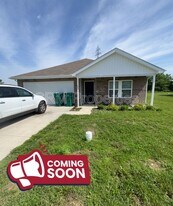 2618 W Kings Cyn Dr in Muncie, IN - Building Photo