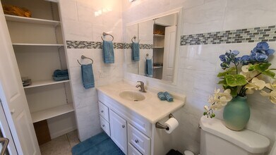2140 Kuhio Ave, Unit #2501 in Honolulu, HI - Building Photo - Building Photo