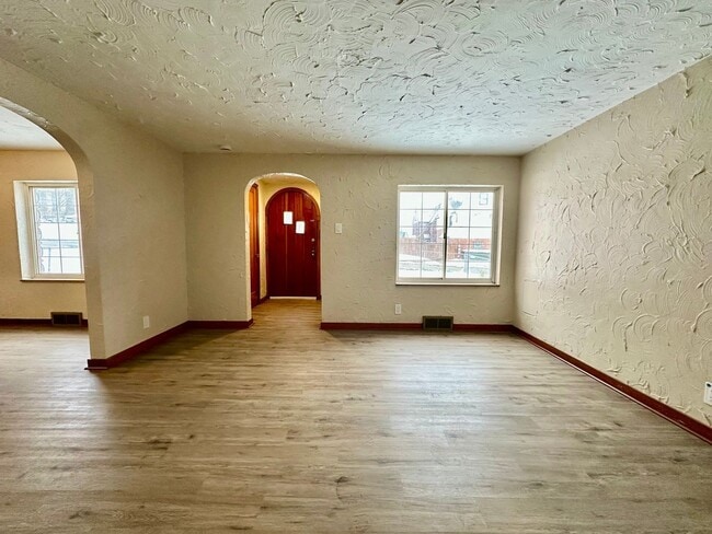 property at 533 Freeport Rd