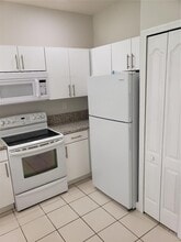 1666 SE 27th Ct in Homestead, FL - Building Photo - Building Photo