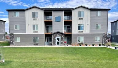 Champion Villas in Rapid City, SD - Foto de edificio - Building Photo