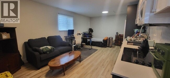 1XXX Lombardy Dr in Port Coquitlam, BC - Building Photo - Building Photo