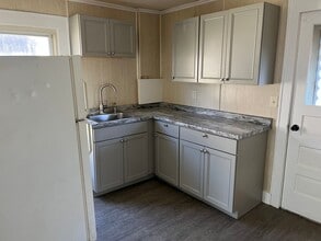 123 Caroline St in East Peoria, IL - Building Photo - Building Photo