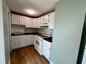 2 Malden St, Unit 2R in Malden, MA - Building Photo