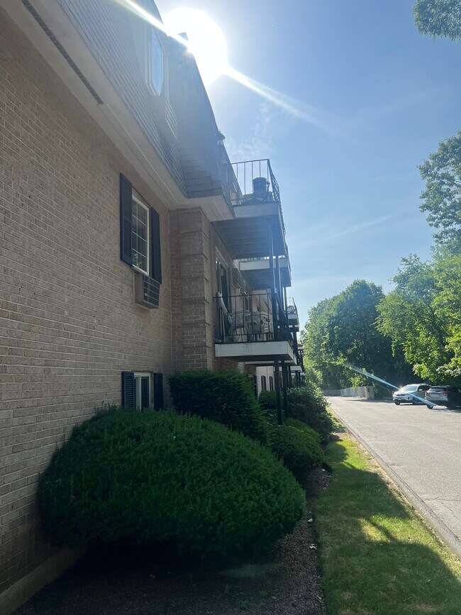 500 Northshore Rd, Unit 6A in Peabody, MA - Building Photo - Building Photo