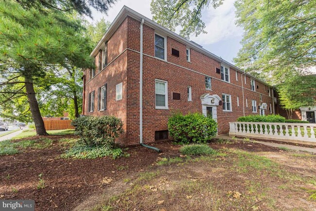 100 N George Mason Dr in Arlington, VA - Building Photo - Building Photo
