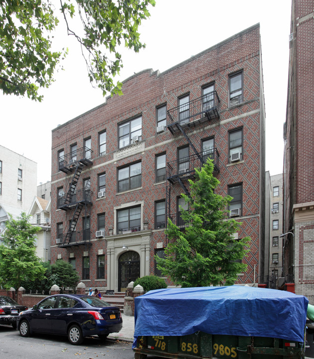 327 E 19th St in Brooklyn, NY - Foto de edificio