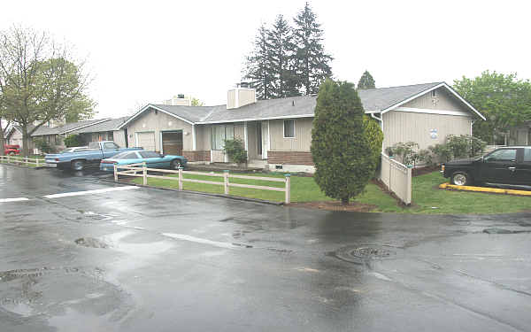 Maple Lane Estates in Auburn, WA - Foto de edificio