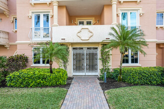 Bella Baia in Naples, FL - Building Photo - Building Photo