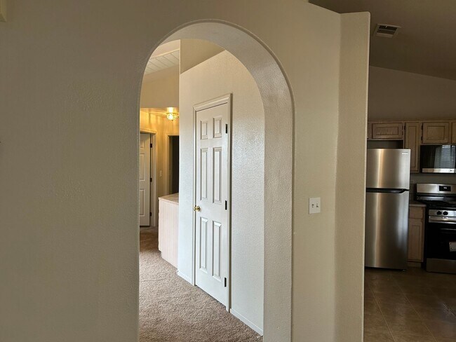 9408 Moon Splash Ct in Las Vegas, NV - Building Photo - Building Photo