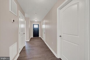 13916 Patriot Way in Hagerstown, MD - Building Photo