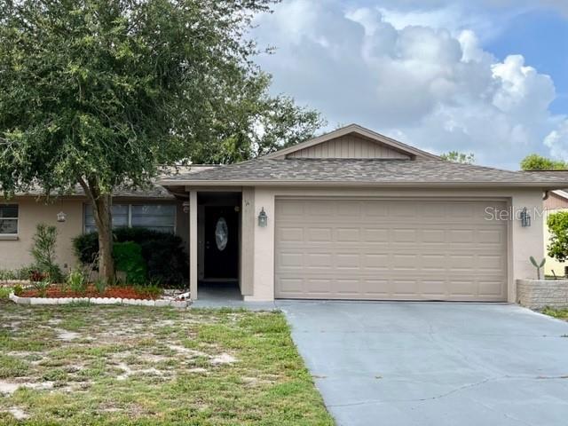 7540 Oakshire Dr in Port Richey, FL - Building Photo - Building Photo