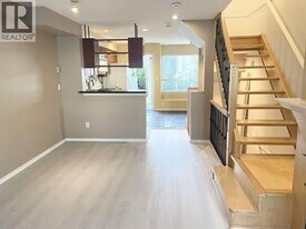 7489 Magnolia Terrace in Burnaby, BC - Building Photo
