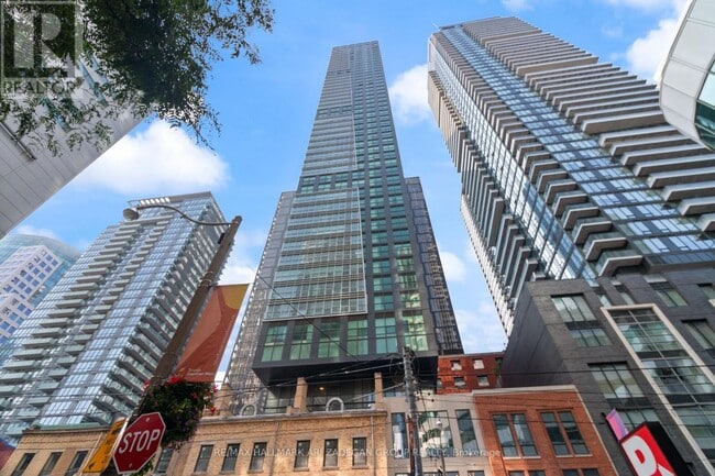property at 327-4327 King St W
