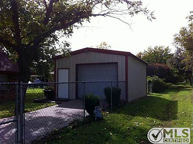 1411 Kaylock St in Stephenville, TX - Foto de edificio - Building Photo