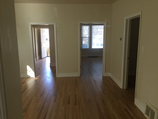 2564 N Humboldt Blvd in Milwaukee, WI - Foto de edificio - Building Photo