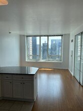 33 W Ontario St, Unit 44B in Chicago, IL - Building Photo - Building Photo