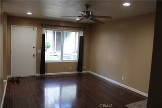 5478 E Willow Woods Ln in Anaheim, CA - Foto de edificio - Building Photo