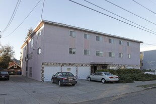 1525 Schiller St in Alameda, CA - Building Photo