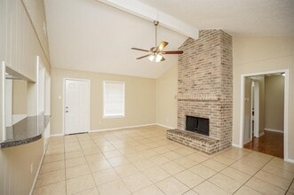13626 Woodchester Dr in Sugar Land, TX - Building Photo - Building Photo