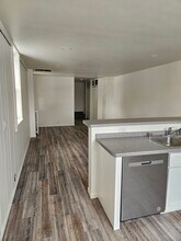 S83W20729 Janesville Rd, Unit 4- Studio Apartment in Muskego, WI - Foto de edificio - Building Photo