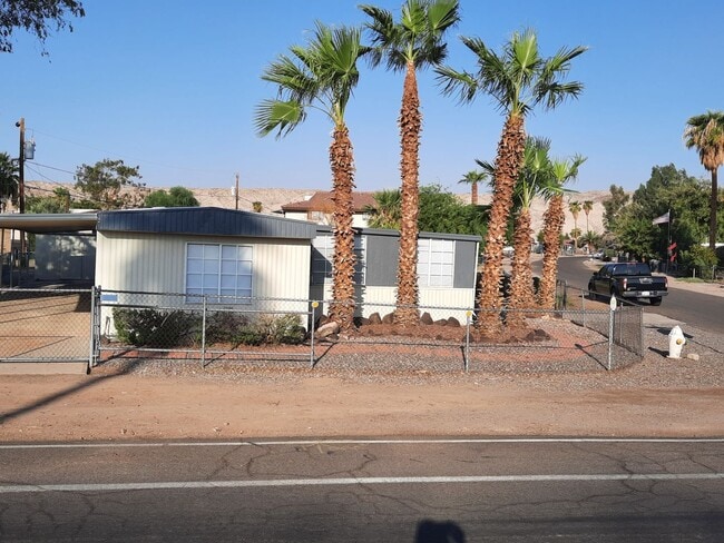 1905 Colorado Blvd in Bullhead City, AZ - Building Photo - Building Photo