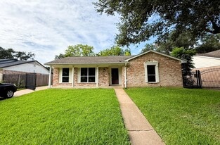 8814 Stroud Dr in Houston, TX - Building Photo