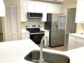 1004 Turtle Creek Dr in Oviedo, FL - Foto de edificio - Building Photo