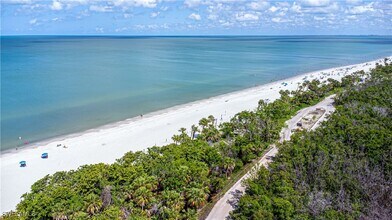 21 Bluebill Ave in Naples, FL - Building Photo - Building Photo