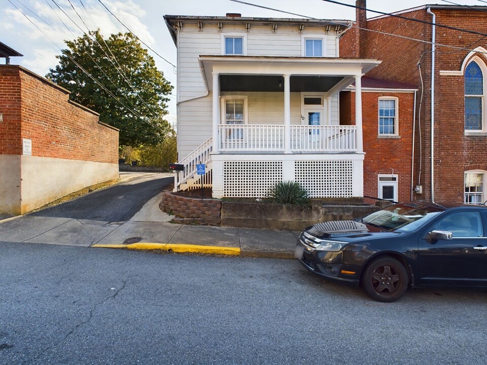 10 Prospect St in Staunton, VA - Building Photo