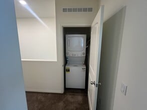 16541 Wyndham Ln in Fontana, CA - Building Photo - Building Photo