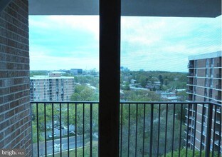 2311 Pimmit Dr-Unit -1218 in Falls Church, VA - Building Photo - Building Photo