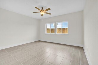 130 Yearling Wy in Georgetown, TX - Building Photo - Building Photo