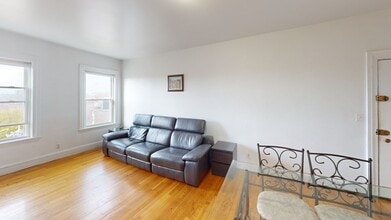 1666 Commonwealth Ave in Boston, MA - Building Photo - Building Photo