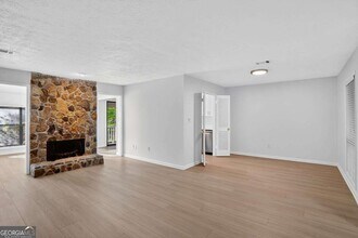 8740 Roswell Rd in Sandy Springs, GA - Building Photo - Building Photo