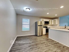 216 Cedar Crest Dr in Justin, TX - Foto de edificio - Building Photo