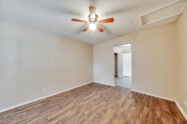 15278 Mesquite Trl, Unit 2 in San Antonio, TX - Foto de edificio - Building Photo