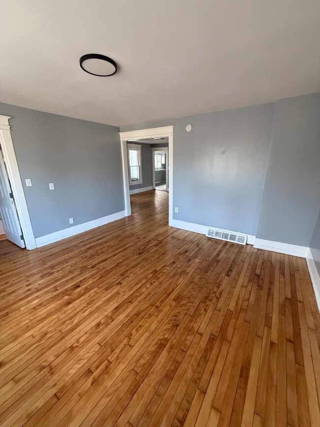 912 Saratoga St in Utica, NY - Foto de edificio - Building Photo