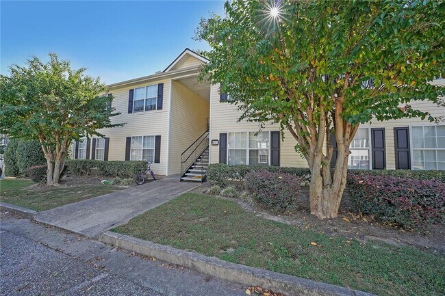 703 Stonehaven Cir in Cartersville, GA - Foto de edificio - Building Photo
